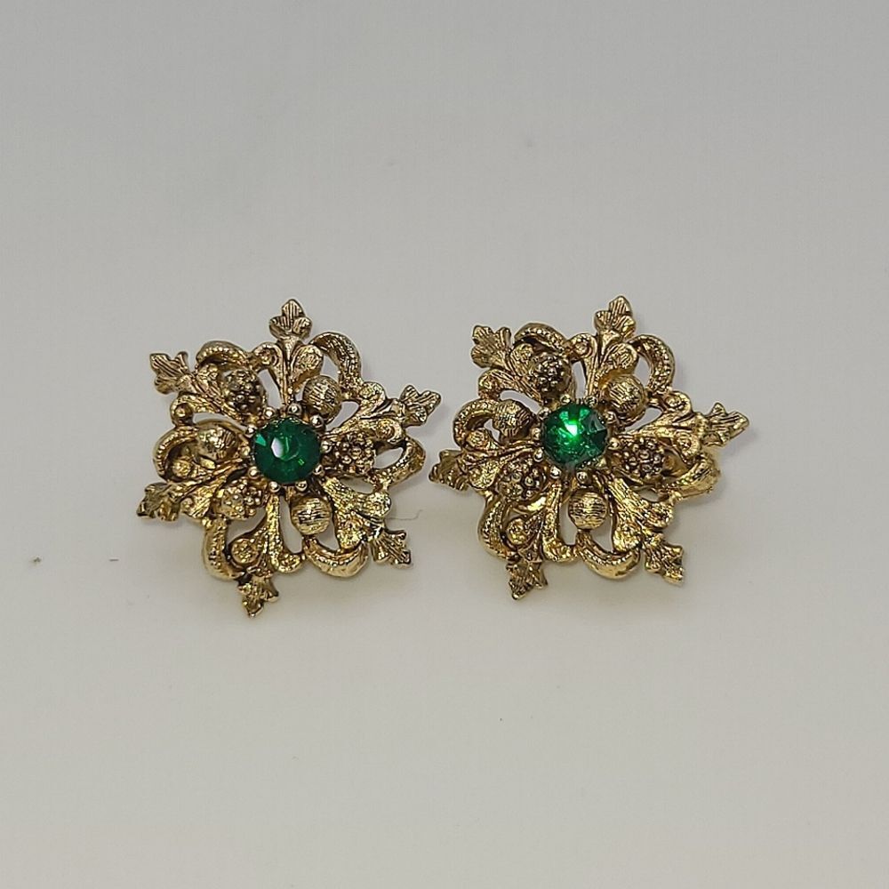Vintage Clip On Earrings. Gold Toned With Green Rhinestone Center